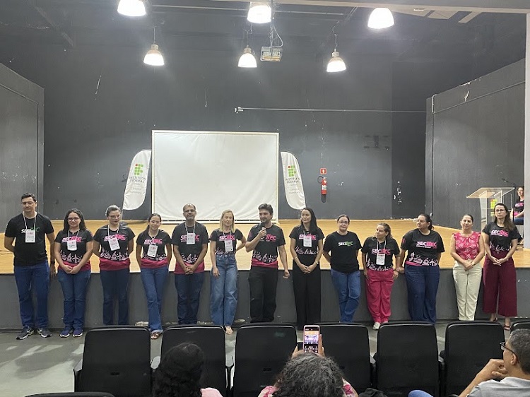 Parte dos servidores envolvidos nas comissões da Secitec 2026 e responsáveis pela organização da parte científica do evento